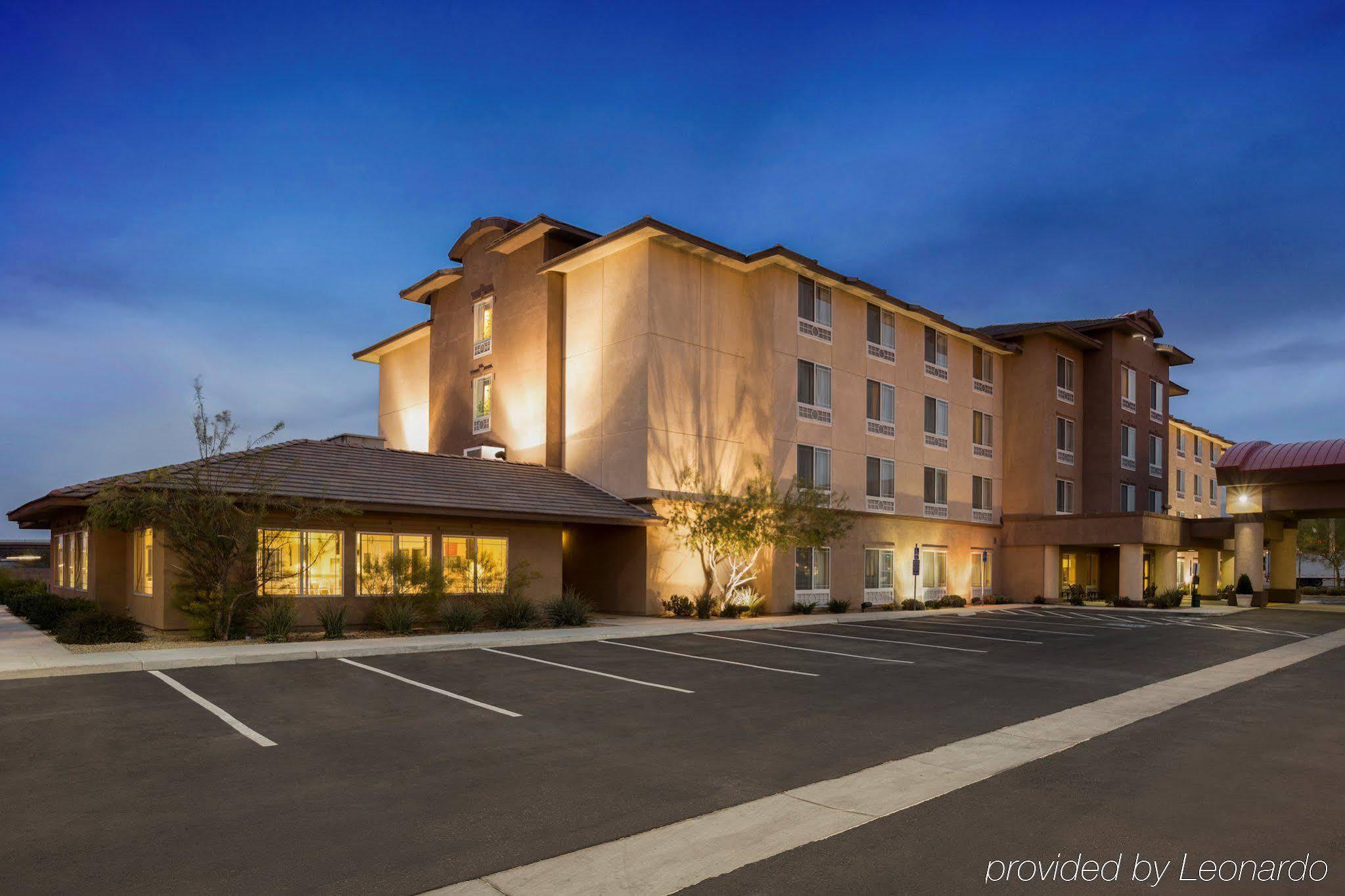 Holiday Inn & Suites - Barstow By Ihg Exterior foto